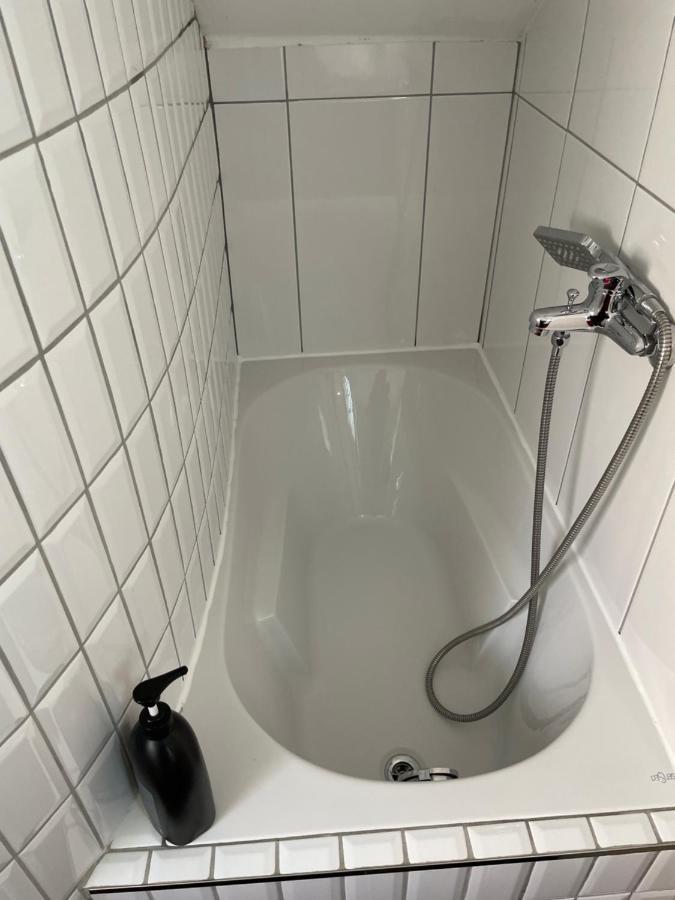 Simple Room In Luxembourg City Eksteriør billede